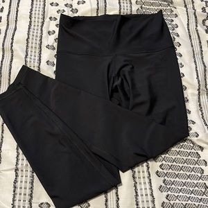 Old Navy Extra High Rise Leggings size L